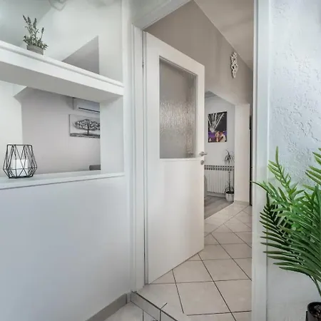 Apartamento With Parking Space - 22170 Zadar