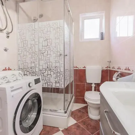 With Parking Space - 22170 Ζαντάρ