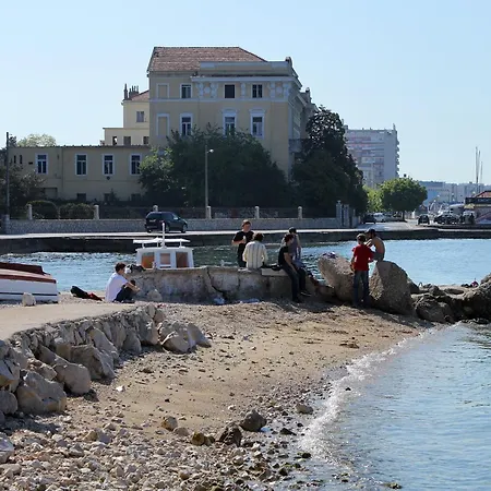 Daire With Parking Space - 22170 Zadar